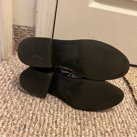 Steve Madden Devan Snakeskin Chelsea Boots - Picture 2 of 9